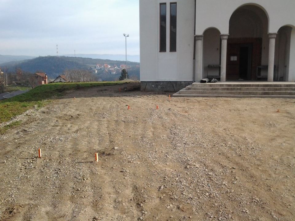 Uredjenje platoa Hrama Svetog Kneza Lazara